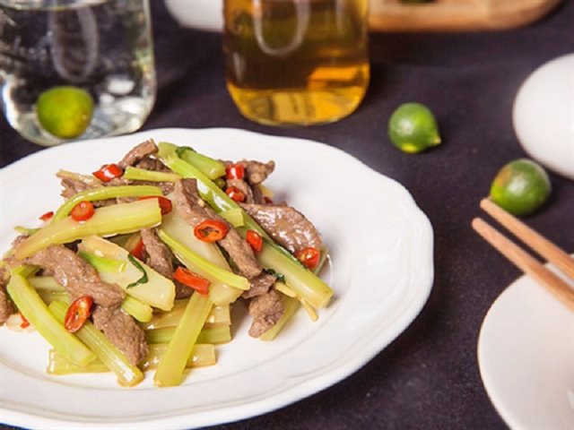 Bò Xào Cần Tây