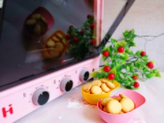 Lấy vỉ bánh quy trứng nướng ra, để nguội. Chờ bánh quy trứng nguội hoàn toàn thì lấy ra cho vào hũ, đậy kín nắp rồi để dành dùng dần. Như vậy, bạn đã hoàn thành món bánh quy trứng nướng bùi béo, thơm lừng rồi đấy! Cách làm bánh quy trứng nướng cũng không quá phức tạp đúng không nào? Chúc bạn thành công và ăn ngon miệng nhé!