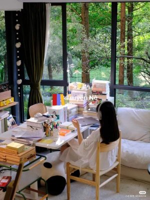 Câu Chuyện Của Thủ Khoa Và Người Tình Vô Danh