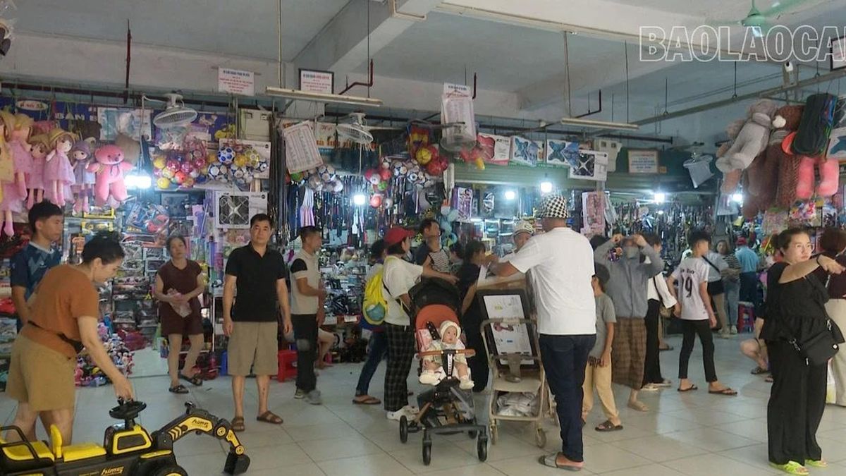 Vì sao du khách đến Lào Cai đều muốn ghé chợ Cốc Lếu? - Báo Lào Cai