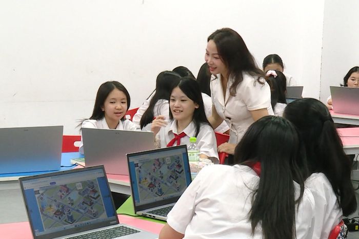Hà Nội nâng cao năng lực ngoại ngữ cho giáo viên - Đài Phát thanh và truyền hình Hà Nội
