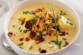 Copycat-Loaded-Baked-Potato-Soup-9-blogfrontpage