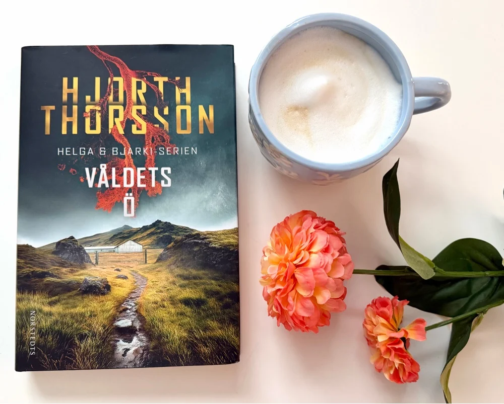 Bokomslag till deckaren Våldets ö