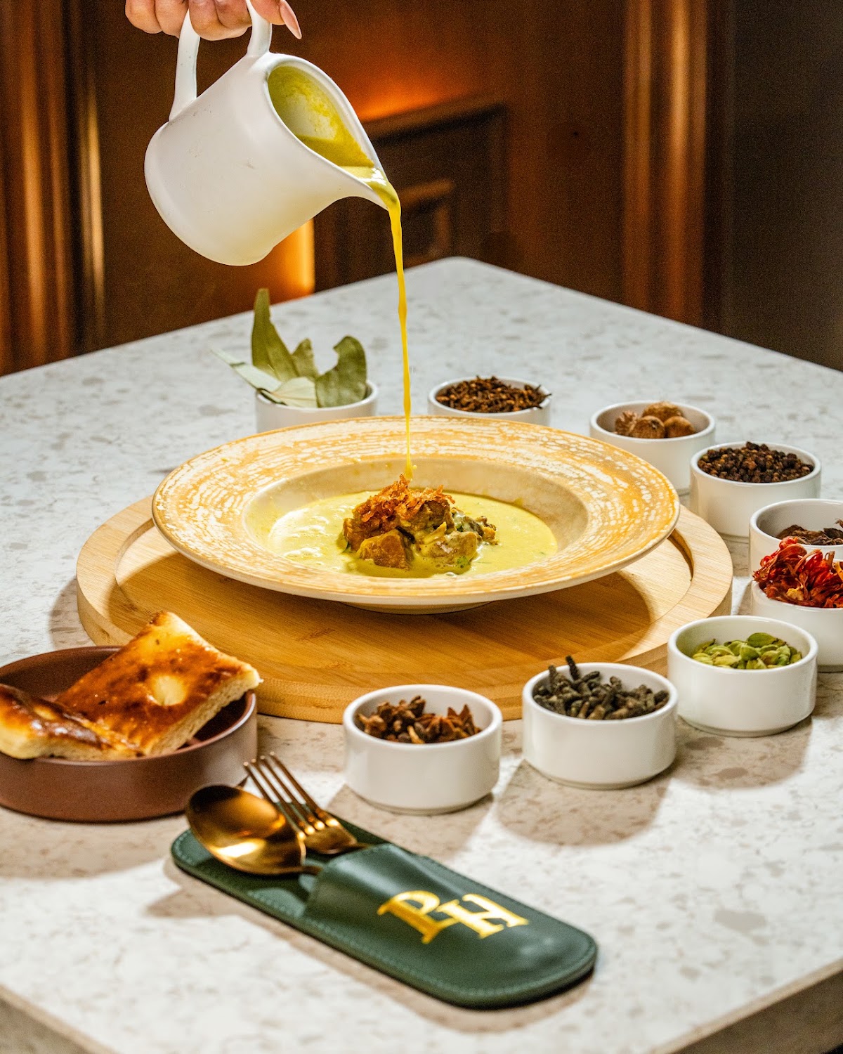 BUZY MEDIA F&B still 5