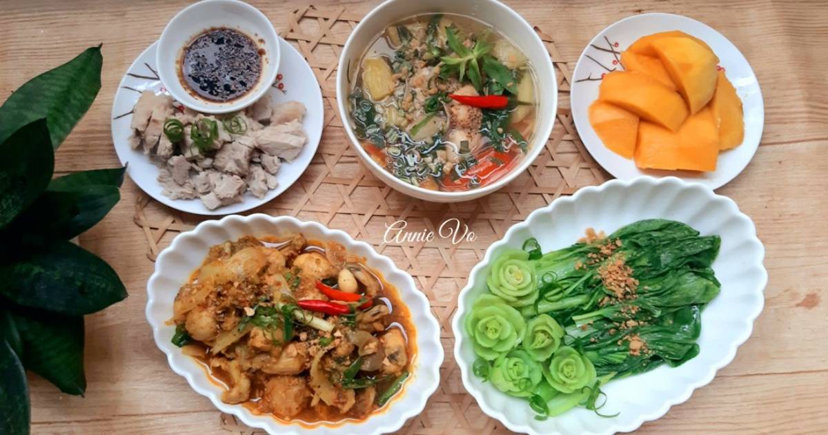 Mâm cơm nhiều món ngon
