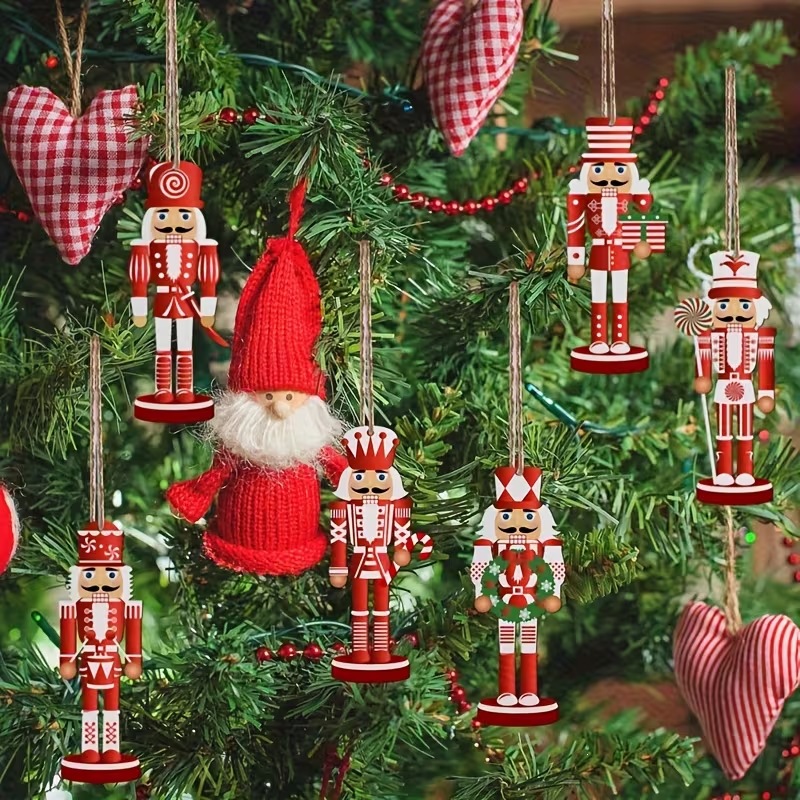 Nutcracker ornaments made of boxwood, set