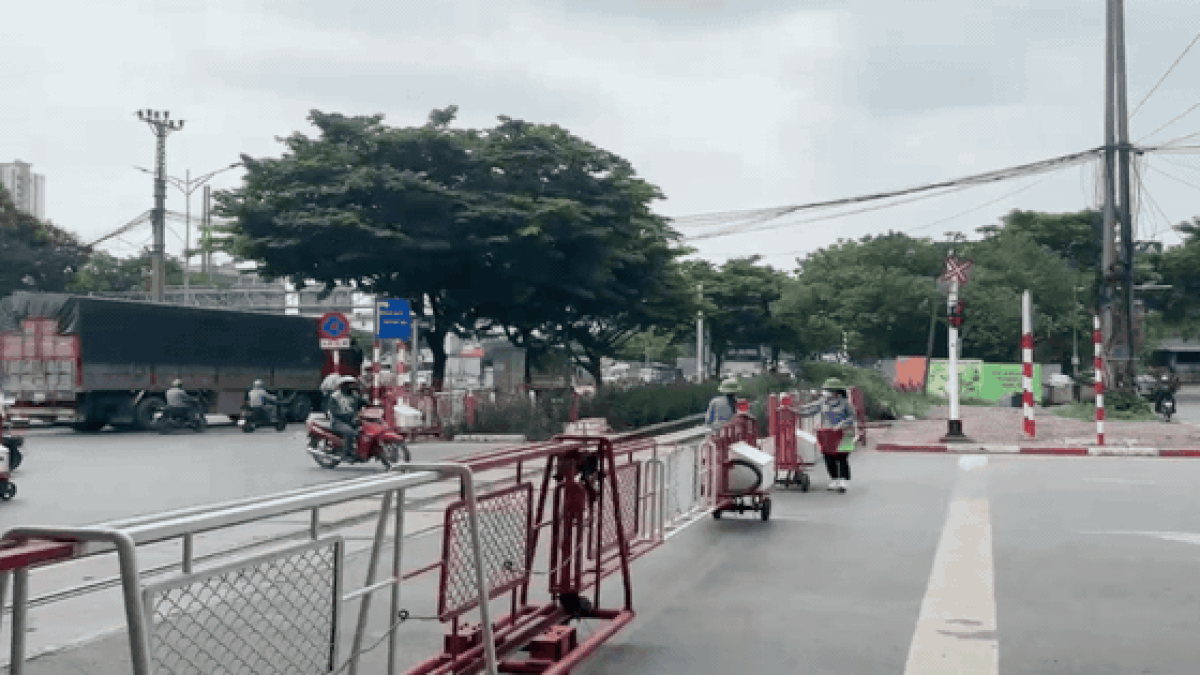 Hà Nội tăng cường xử lý vi phạm đường sắt, chỉ ra thói quen chủ quan nhiều người vẫn mắc phải - Báo Sức Khỏe &amp; Đời Sống