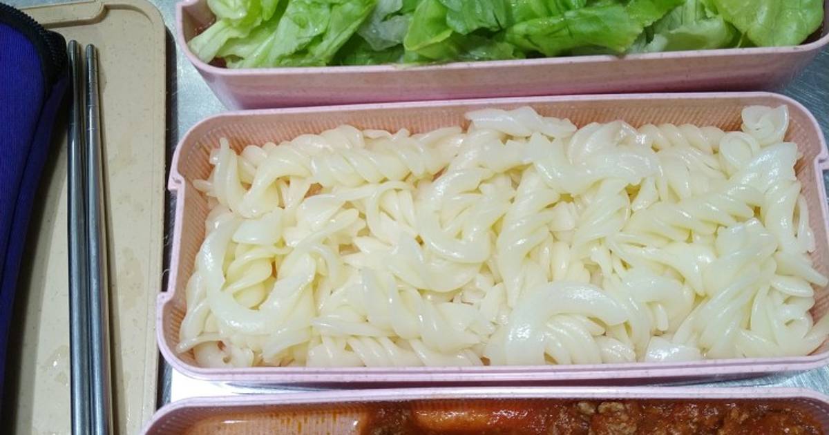 Nui xào bò - trưa nay là món này
