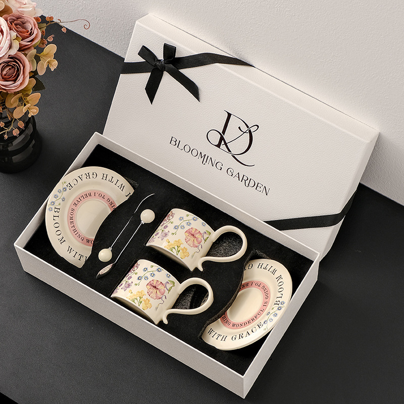 Ceramic coffee cup with floral pattern, 260 ml