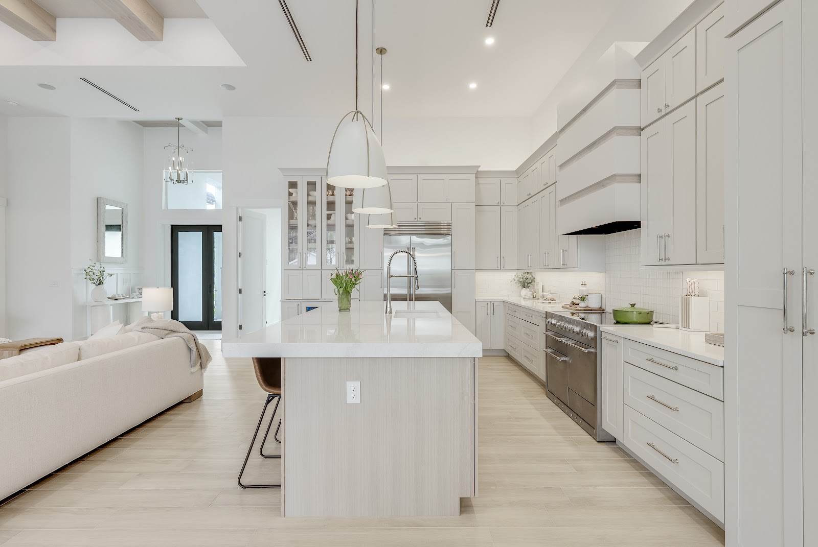 SW 14th Avenue interior