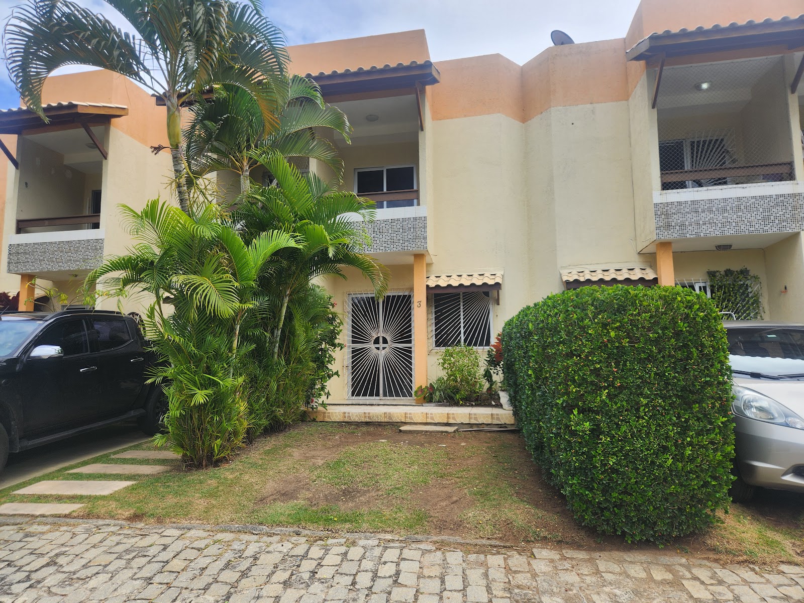 Casa em condomínio, Itapuã