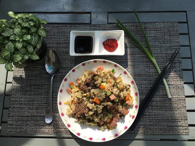 Cơm Chiên Dưa Bò Xúc Xích