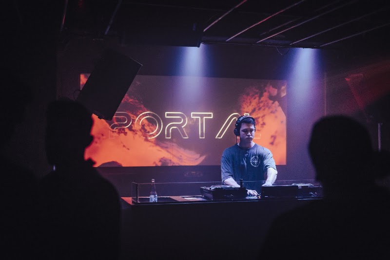 PORTAL 002 en Emile Club — foto 19