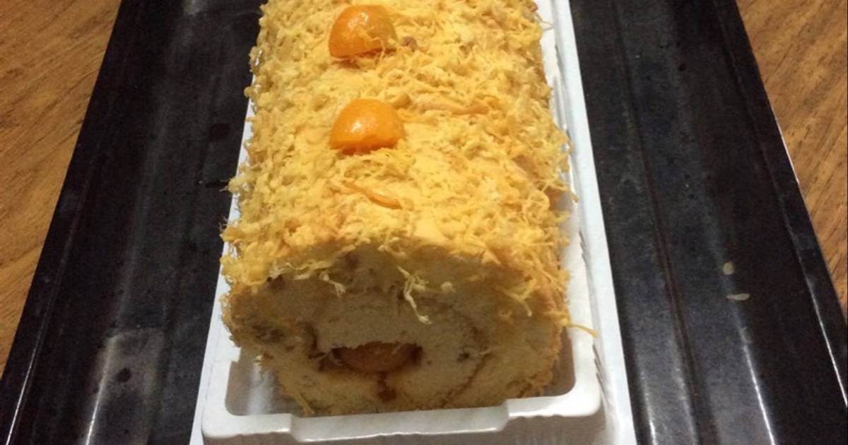Bông lan mặn cuộn trứng muối