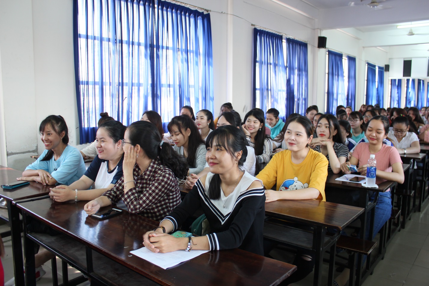 Đông đảo đoàn viên, sinh viên nữ tham gia chương trình