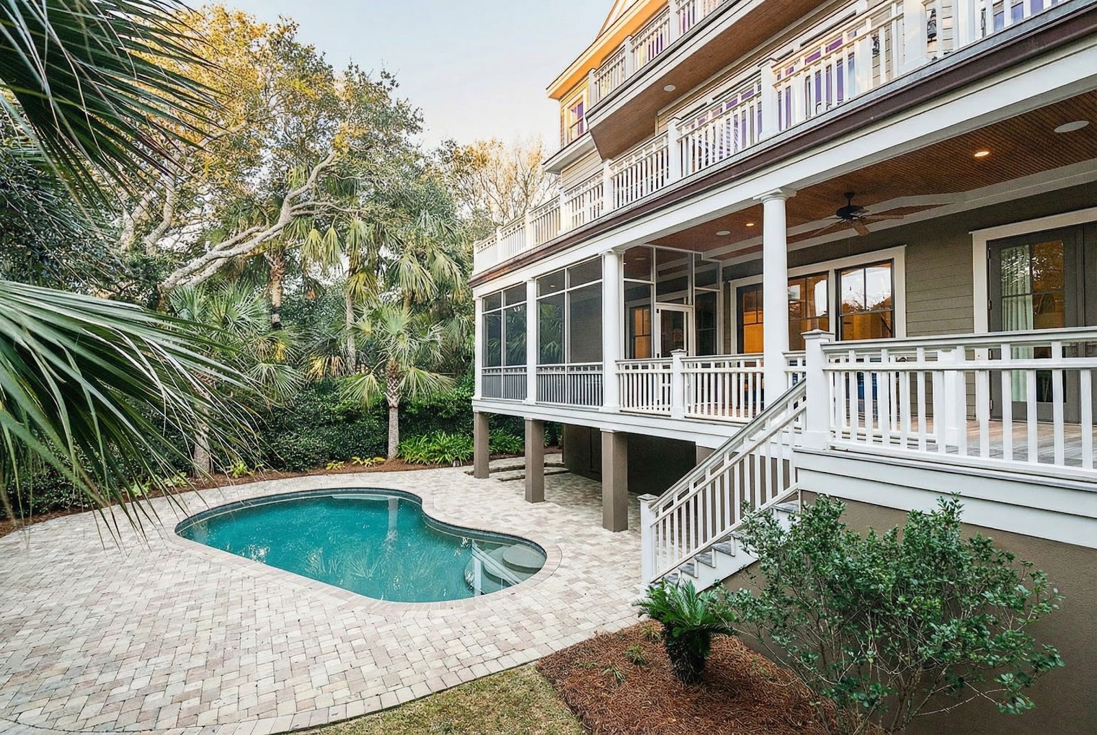 Johns Island, South Carolina, USA — 5-Bed Villa With Fireplace 3