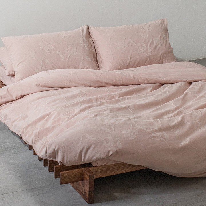 Cotton bedding set with jacquard pattern