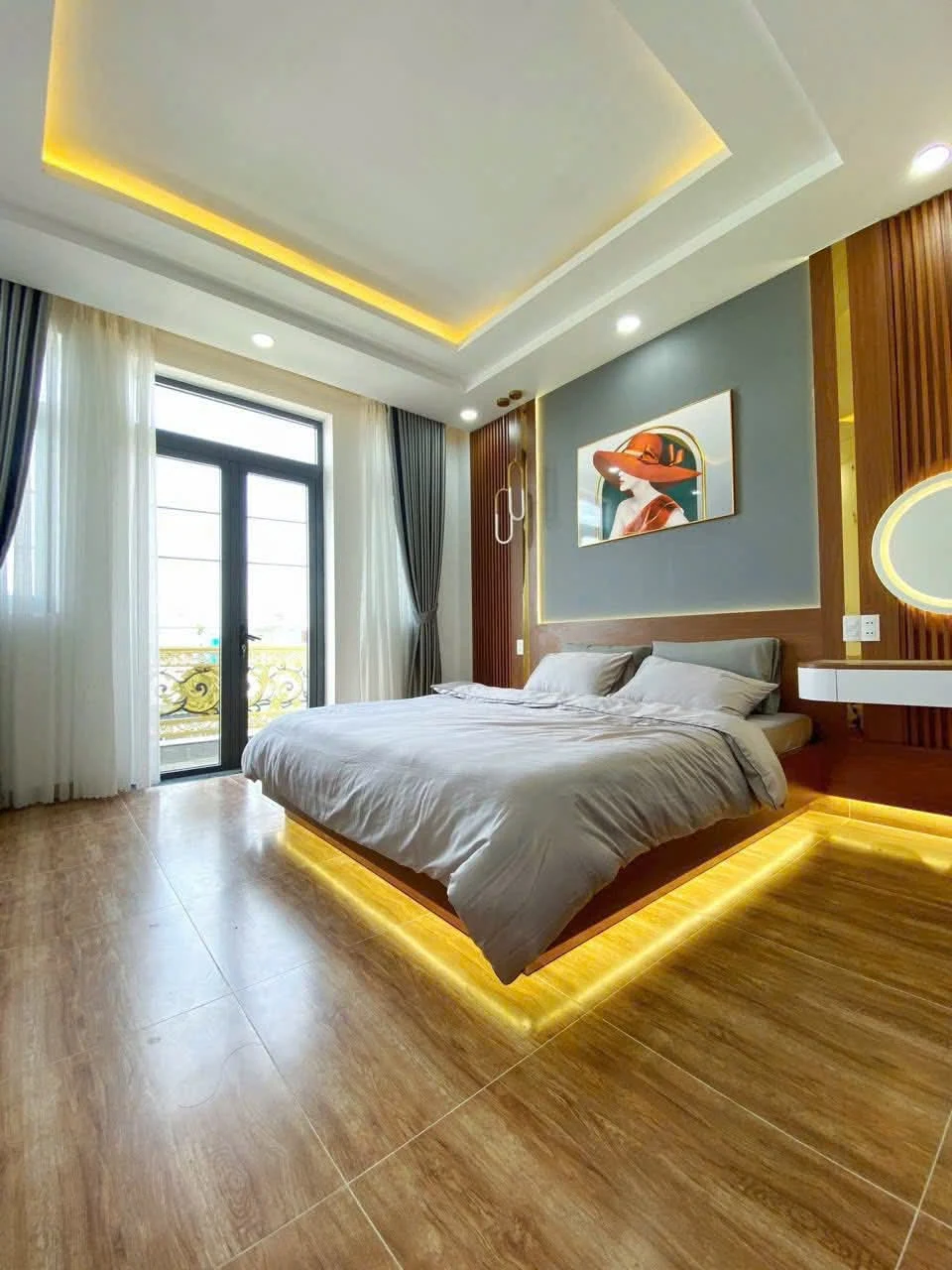 Bán Nhà Mặt Tiền Đường 12m , Bình Tân  – Full Nội Thất – ảnh ban công