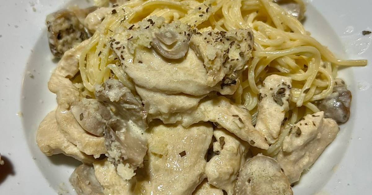 Mỳ Spaghetti Kem Nấm Gà Bao Ngon Cực Dễ