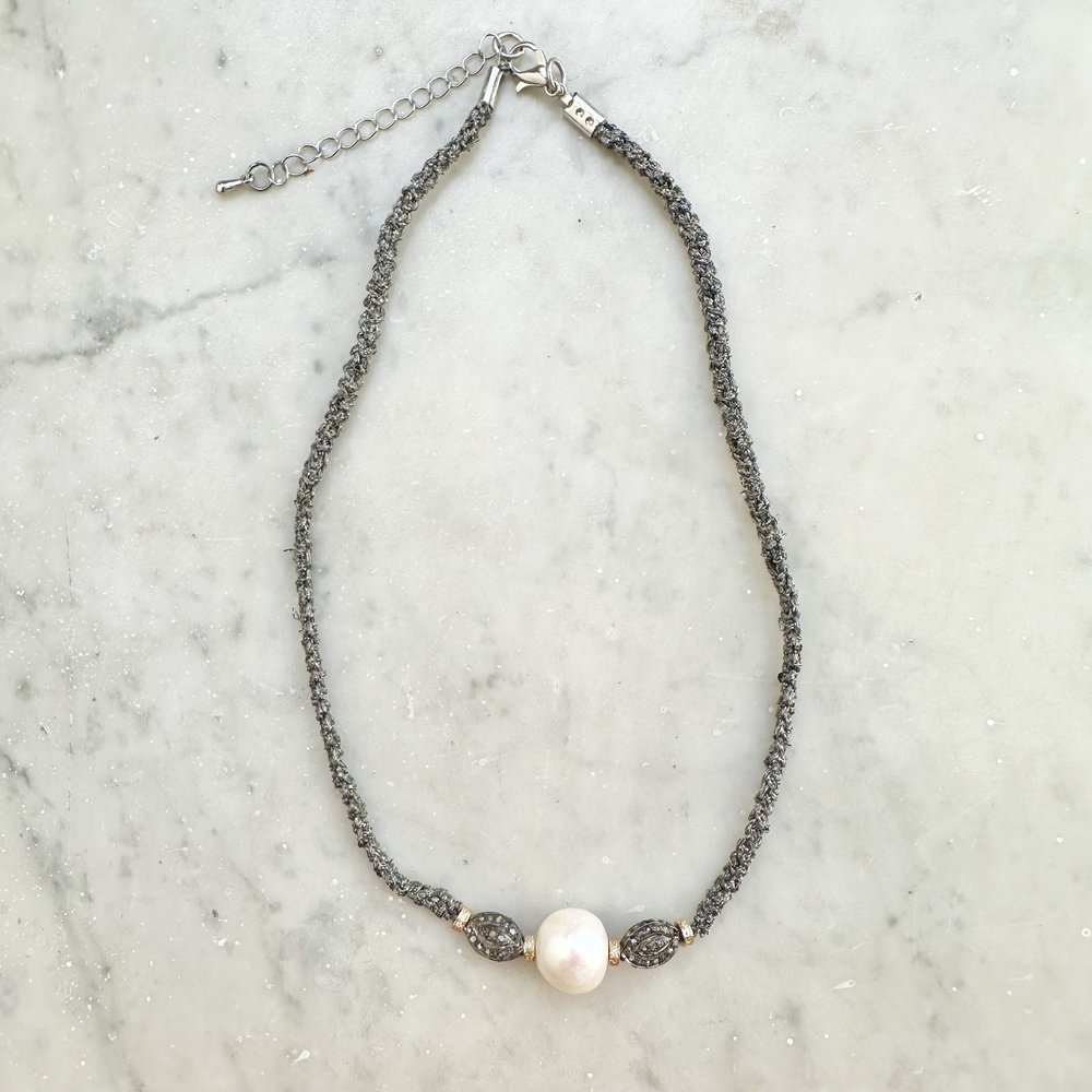 Колье Christopher