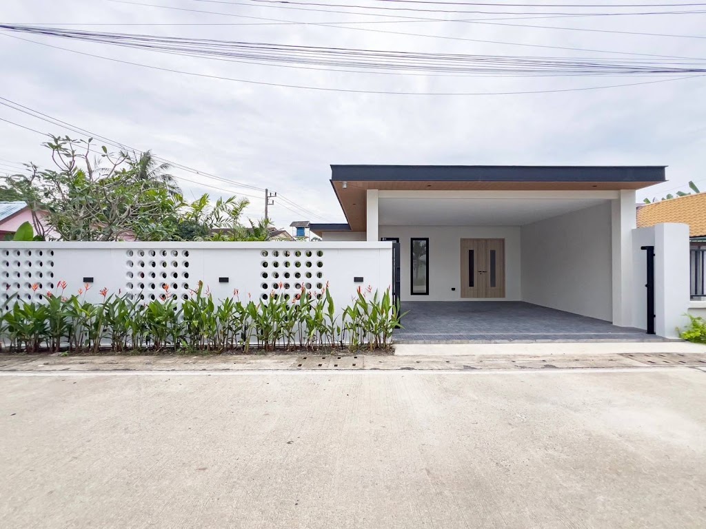 หมู่บ้านทรงคุณนาบอน · ฉลอง
