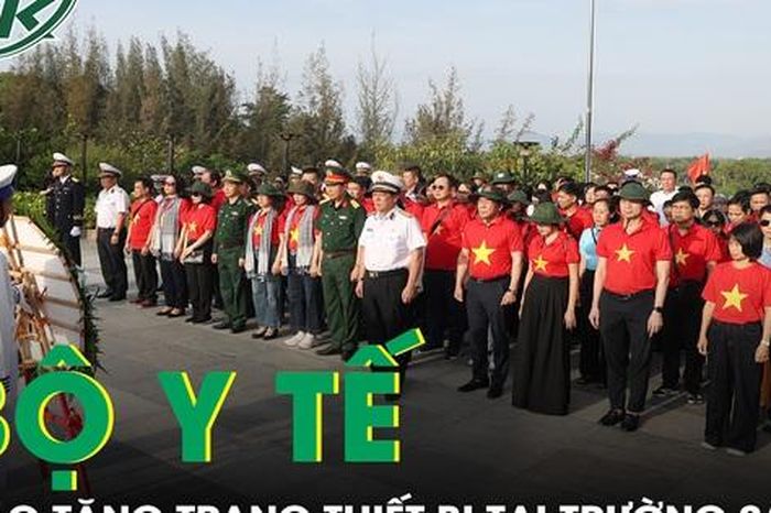 Đoàn đại biểu Bộ Y tế trao tặng trang thiết bị và nhu yếu phẩm thiết yếu tại Trường Sa - Báo Sức Khỏe &amp; Đời Sống