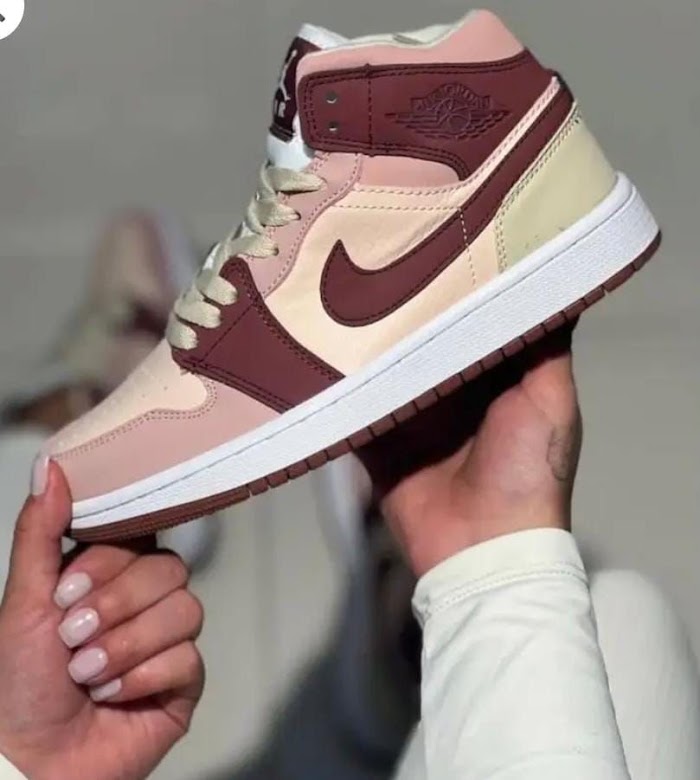 Jordan Retro 1 Rosa Crema