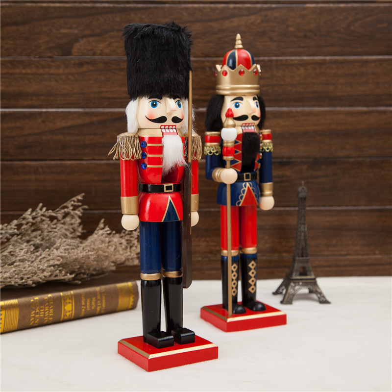 Klassischer Nussknacker-Soldat, 38 cm