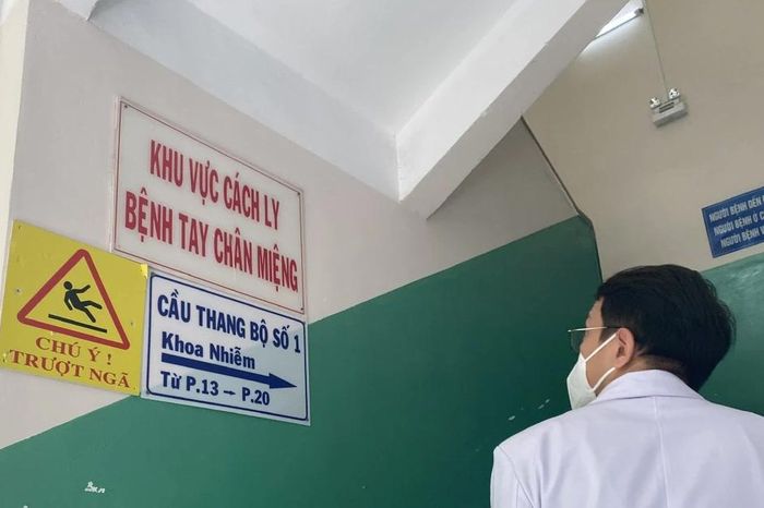 Dịch tay chân miệng tại TPHCM tăng mạnh, Sở Y tế chỉ đạo khẩn - Báo Tri thức &amp; Cuộc sống