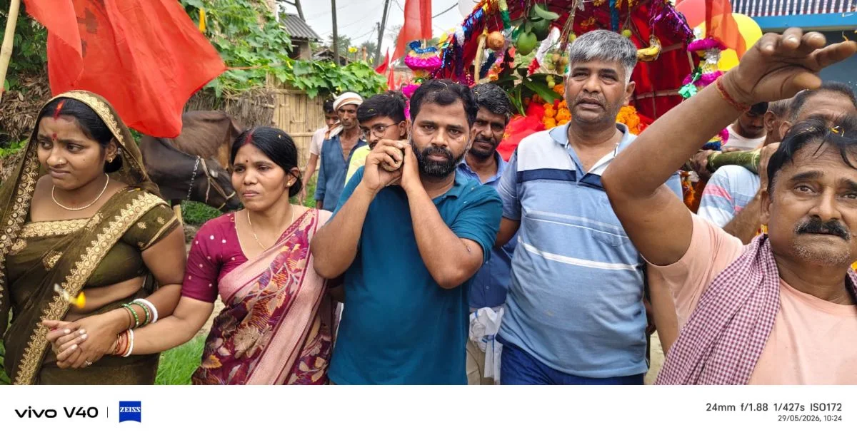 कामरेड गणेश प्रसाद सुमन के शव यात्रा में उमड़ा लाल जनसैलाब