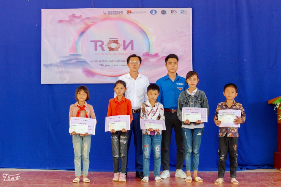 Hội Sinh viên Trường Đại học Tây Bắc tổ chức chương trình tình nguyện tại xã Liệp Tè, huyện Thuận Châu, tỉnh Sơn La