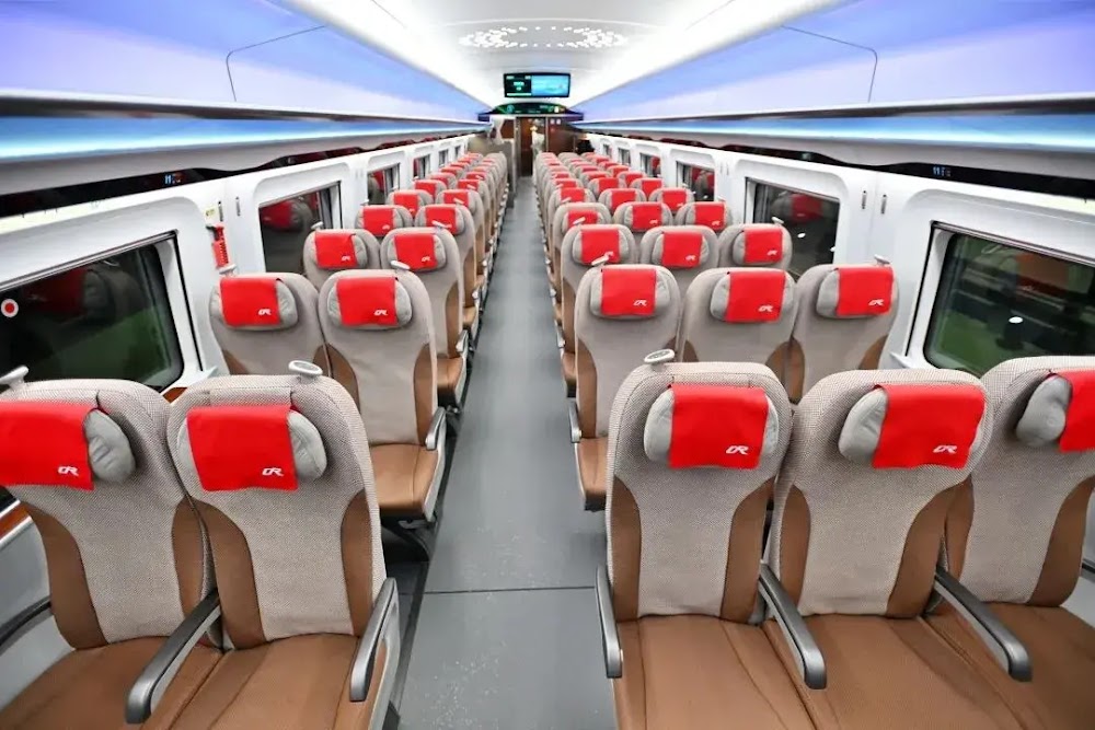 China high-speed rail Business Class cabin and amenities