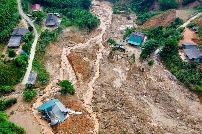 Vi deo hướng dẫn phòng ngừa lũ quét, sạt lở đất - Báo Sức Khỏe &amp; Đời Sống