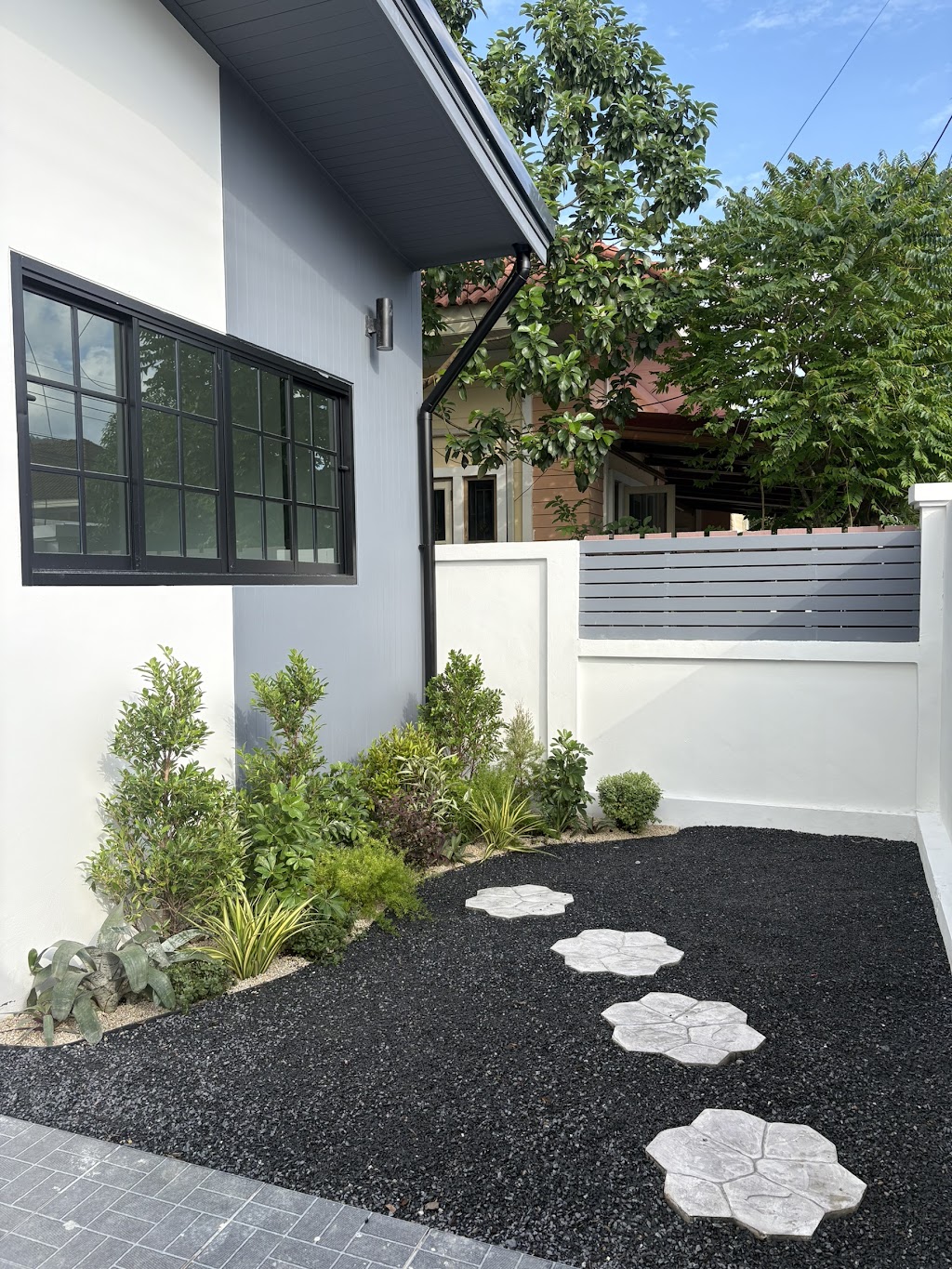 หมู่บ้านเจ้าฟ้าการ์เด้นท์โฮม3 · เกาะแก้ว 4