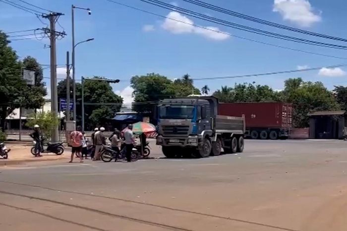 Tai nạn giao thông 8/5: Xe ben va chạm xe máy ở Đồng Nai, bé trai 4 tuổi tử vong - Báo Xây Dựng