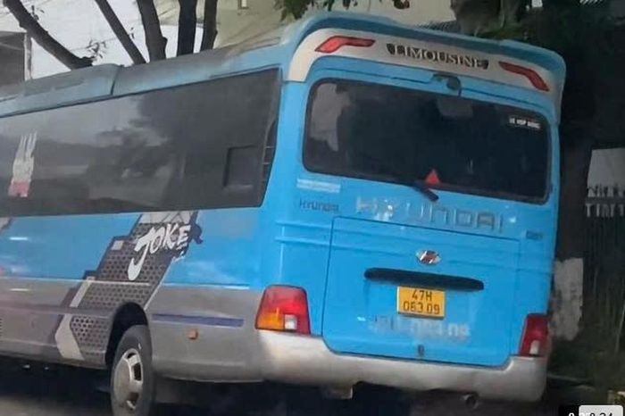 Tài xế bỏ xe khách trước nhà dân suốt 7 tháng - Tạp chí Tri thức