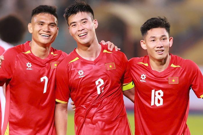 Hạ Malaysia, tuyển Việt Nam sáng cửa lọt top 100 FIFA - Báo VietnamNet