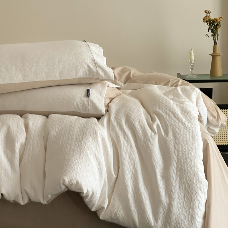 Bedding set made of triple-layer cotton gauze