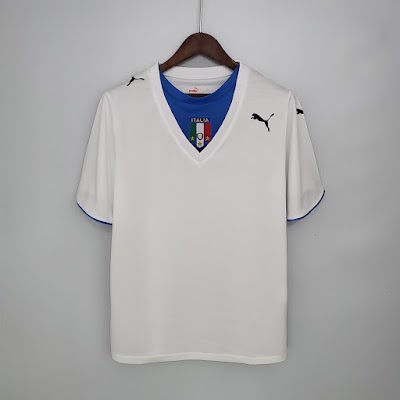 Retro 2006 Italia Visitante @lumorasports.jpeg