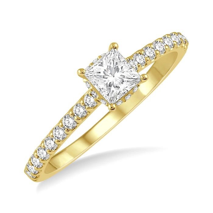 Princess Shape Diamond Engagement Ring