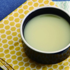 Soup khoai lang cho trẻ đơn giản mà ngon. Tất cả đều được chế biến nhừ và mịn thích hợp cho những bữa ăn dặm. Đặc biệt có lợi cho hệ tiêu hóa của những bé bị táo bón và dị ứng nặng.