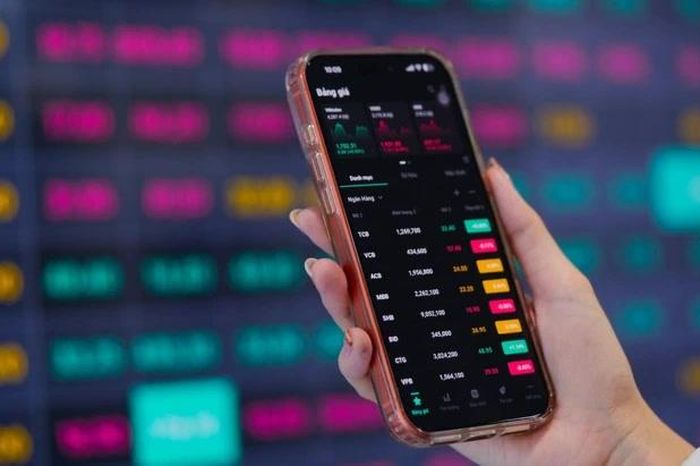 VN-Index hồi phục tích cực, tăng gần 12 điểm - Đài Phát thanh và truyền hình Hà Nội