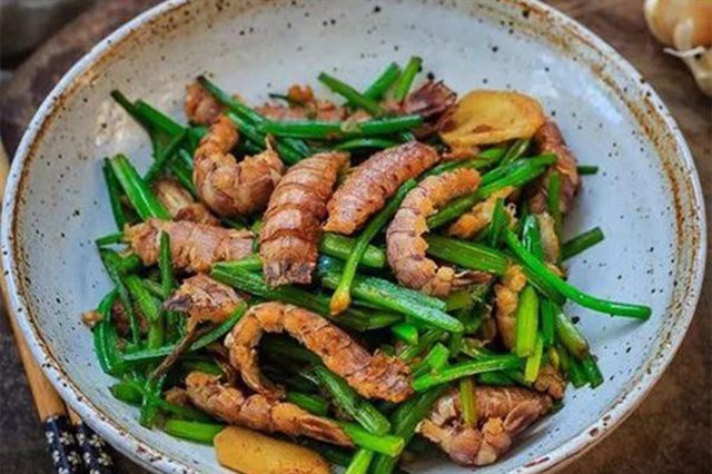 Tôm Tích Xào Hẹ