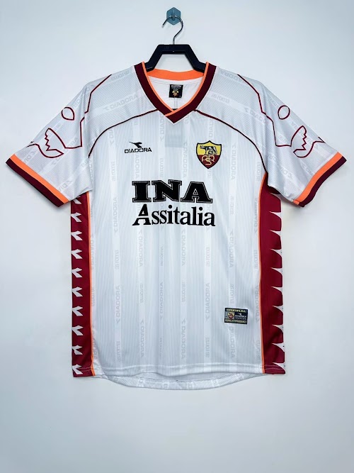 Equipación de visitante de la Roma 1999.jpeg