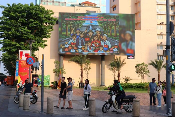TP Hồ Chí Minh rộn ràng các hoạt động kỷ niệm 51 năm Ngày Giải phóng miền Nam - Báo Thể Thao &amp; Văn Hóa - Thông tấn xã Việt Nam