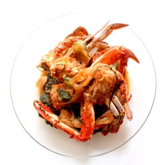 Cua hấp hẹ sốt tương cay là món ăn thanh mát, ngon ngon với cua ngọt thịt với sốt cay cùng hẹ, hành tây, hành boa rô ngọt thơm lừng. Ngày cuối tuần thêm món này vào thực đơn sẽ tuyệt lắm đấy. Thử làm ngay bạn nhé.