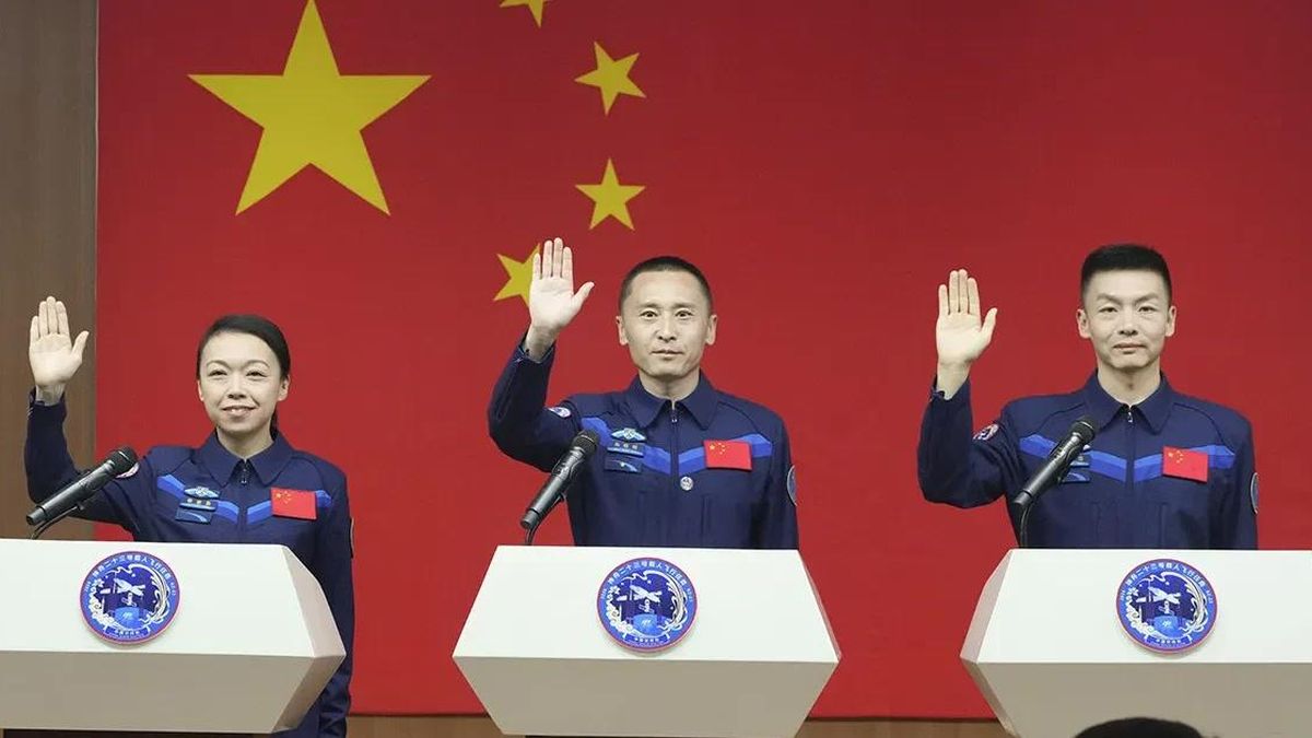 Phi hành gia Trung Quốc lên trạm Thiên Cung, chuẩn bị đổ bộ lên Mặt trăng - Báo Tri thức &amp; Cuộc sống