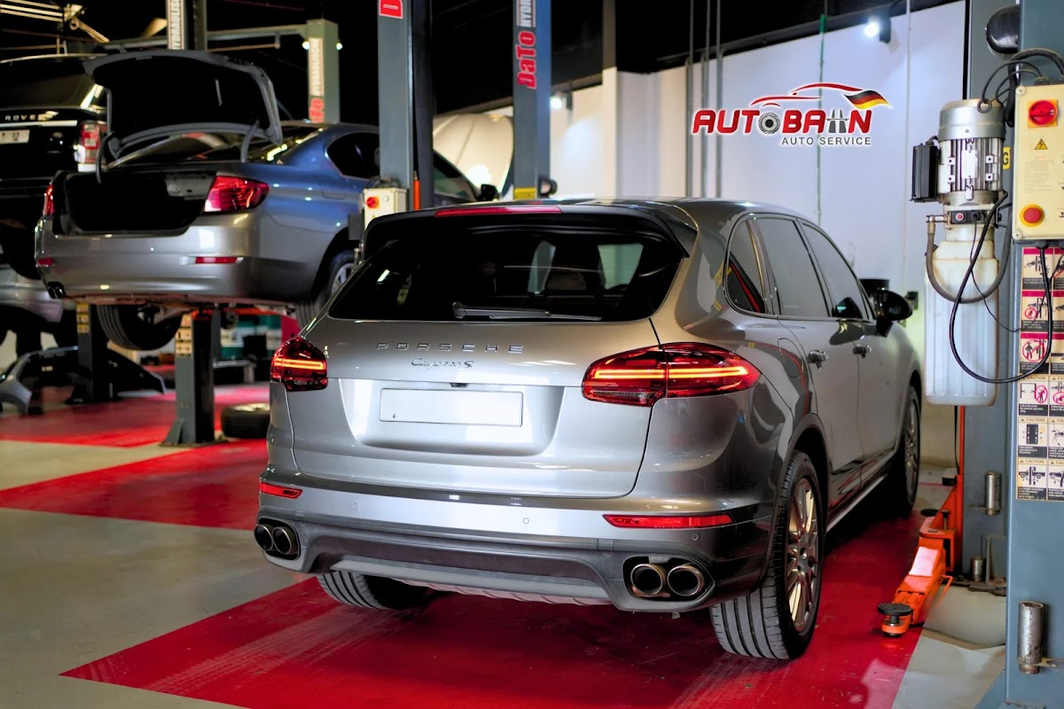 Autobahn Auto - Automotive