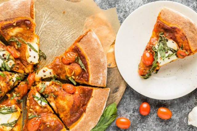 Pizza Cà Chua Phô Mai