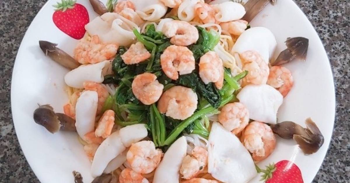 Hủ tíu mì xào hải sản